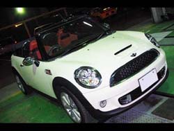 BMW Mini �R���o�[�`�u��