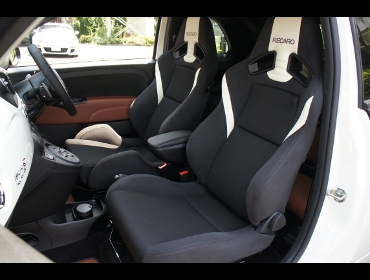 RECARO�i���J���V�[�g�j�@���@ABARTH�@�A�o���g595�@�Ɂ@RECARO�@SR-7 Lassic ���@���@SR-7F Lassic �� �@������