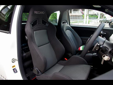 RECARO�i���J���V�[�g�j�@ABARTH�@�A�o���g500C�Ƀ��J���i���J���V�[�g�j�@SR-7 SK100 SIL�@����