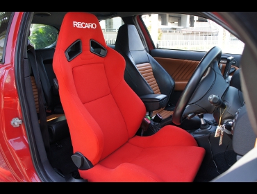 RECARO�i���J���V�[�g�j�@Alfa Romeo�i�A���t�@�����I�j�@147GTA��RECARO�i���J���j�@SR-6 KK100S RED�@����