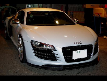 Audi�i�A�E�f�B�j�@R8��RECARO�i���J���j�V�[�g����