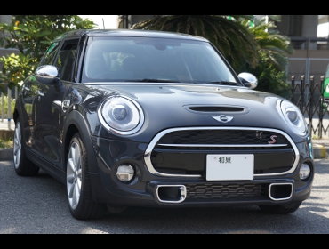 BMW�@MINI�@F55��RECARO�i���J���j�V�[�g����