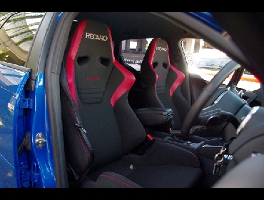 RECARO�i���J���V�[�g�j�@Audi�i�A�E�f�B�j�@S3�Ƀ��J���@����@SR-6�@�X�[�p�[�V���^���N�@NU�@�~2�r�@����