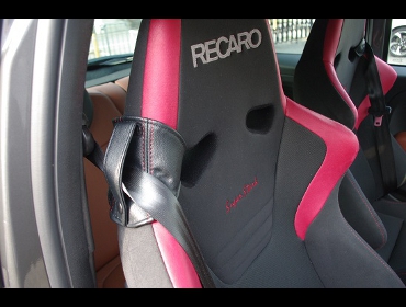 RECARO�i���J���V�[�g�j�@�A�o���g500�Ƀ��J���@����SR-6 �X�[�p�[�V���^���NNU�@�~2�r�@����