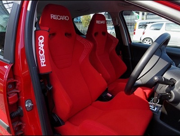 RECARO�i���J���V�[�g�j�@PEUGEOT�i�v�W���[�j�@207�Ƀ��J���@SR-6 KK100 RED�@�~2�r�@����