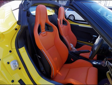 RECARO�i���J���V�[�g�j�@Alfaromeo�i�A���t�@�����I�j�@4C�X�p�C�_�[�Ƀ��J���@�X�|�[�c�X�^�[LL100H ���U�[SE�@�I�����W�@�I�����W�X�e�b�`�@�V���o�[�u���b�N���C���@�~2�r�@����