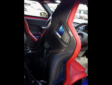RECARO�i���J���V�[�g�j�@�A���t�@�����I�iAlfaromeo�j�Ƀ��J���@�X�|�[�c�X�^�[LL100H���U�[SE�@���b�h�@�J�[�{���o�b�N�V�F���@�~2�r�@����