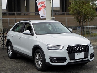AUDI�i�A�E�f�B�j�@Q3�@8UCCZF��RECARO�i���J���j�V�[�g����