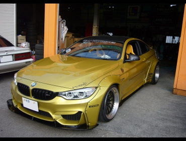 BMW�@M4��RECARO�i���J���j�V�[�g����