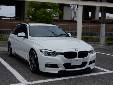 BMW�@F31�@330i��RECARO�i���J���j�V�[�g����