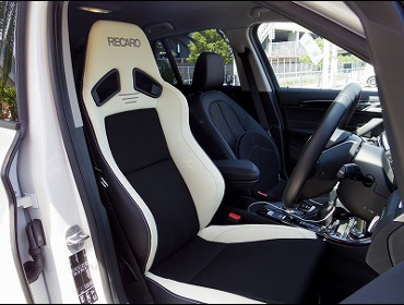 BMW�@X1��RECARO�i���J���jSR-7F�@Lassic�@�����U�[�@����