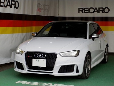 Audi�@RS3�@�Ɂ@RECARO�i���J���j�V�[�g����