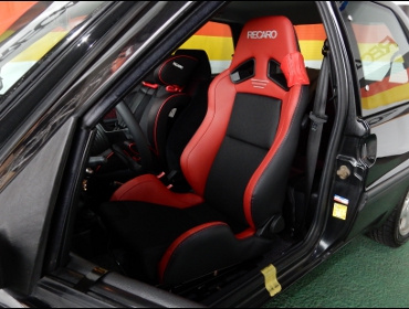 �v�W���[�@106�@XSi�@�Ɂ@RECARO�i���J���j�@SR-7�@Lassic�@RED�@����