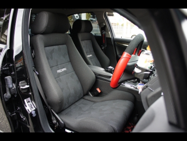 Mercedes Benz�i�����Z�f�X�x���c�j�@C�@W204�@�Ɂ@RECARO�i���J���j�@�G���S���hD�@BK�@����