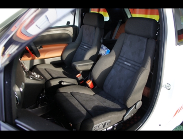 ABARTH�@�A�o���g595�@�Ɂ@RECARO�i���J���j�I���\�y�hAN220HV�@BK�@�~2�r�@����
