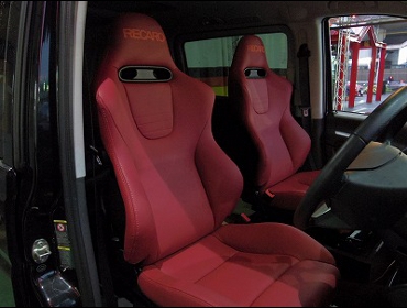 Mercedes Benz�i�����Z�f�X�x���c�j�@V�N���X�@W639�@�Ɂ@RECARO�i���J���j�@�X�|�[�cJC���U�[SE�@RED���U�[�@�~2�r�@����