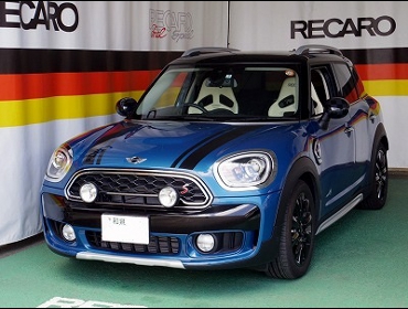 BMW�@MINI�@�N���X�I�[�o�[SD�@F60�@�Ɂ@RECARO�i���J���j�V�[�g����