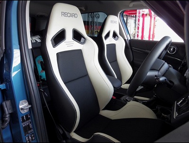 BMW�@MINI�@�N���X�I�[�o�[SD�@F60�@�Ɂ@RECARO�i���J���j�@SR-7�@Lassic�@�z���C�g�@���@SR-7F�@Lassic�@�z���C�g�@����