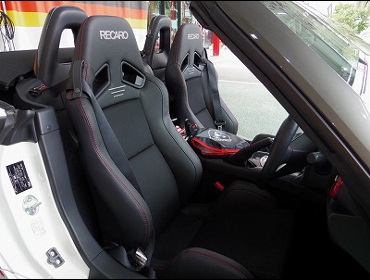 RECARO�i���J���V�[�g�j�@ABARTH�@124�X�p�C�_�[�@�Ɂ@���J���@SR-7�@Lassic�@BK�@�V�[�g�q�[�^�[�t���@�~2�r�@���@�V�[�g�o�b�N��������ɃX�s�[�J�[�ڐ݂ő���