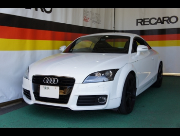 Audi�@TT�@8J�i2013�N�j�@�Ɂ@RECARO�i���J���j�V�[�g����