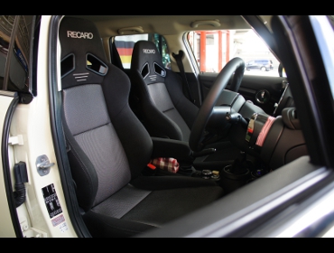 RECARO�i���J���V�[�g�j�@BMW�@F55�@�Ɂ@���J���@SR-7F�@GK100�@BK/SIL�@�A�[�����X�g�t���@�~2�r�@����