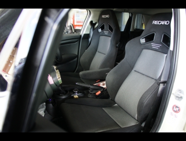 RECARO�i���J���V�[�g�j�@BMW�@F55�@�Ɂ@���J���@SR-7F�@GK100�@BK/SIL�@�A�[�����X�g�t���@�~2�r�@����