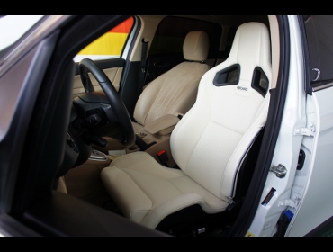 RECARO�i���J���V�[�g�j�@�����`�A�@�f���^3�@���n���h���ԁi2014�N�j�@�Ɂ@RECARO�i���J���j�@�X�|�[�c�X�^�[LL100H���U�[SE�@�z���C�g���U�[�@BK/SIL���C���@����
