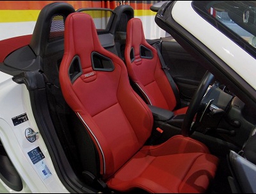 PORSCHE�i�|���V�F�j�@�{�N�X�^�[S�@981�i2016�N�j�@�Ɂ@RECARO�i���J���j�@�X�|�[�c�X�^�[LL100H���U�[SE�@RED���U�[�@���@�N���X�X�|�[�c�X�^�[Ll100H���U�[SE�@RED���U�[�@����