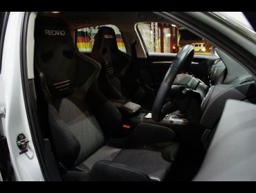 Audi�@8V�@�Ɂ@RECARO�i���J���j�@SR-6�@GK100S�@BK/SIL�@�V�[�g�q�[�^�[�t���@����