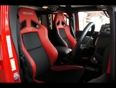 JEEP�@�����O���[�@�A�����~�e�b�h�@JK�i2016�N�j�@�Ɂ@RCARO�i���J���j�@SR-7F�@Lassic RED�@�A�[�����X�g�t���@�~4�r�i�t�����g�V�[�g�~2�A���A�V�[�g�~2�j�@����