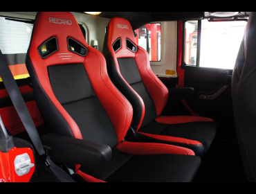 JEEP�@�����O���[�@�A�����~�e�b�h�@JK�i2016�N�j�@�Ɂ@RCARO�i���J���j�@SR-7F�@Lassic RED�@�A�[�����X�g�t���@�~4�r�i�t�����g�V�[�g�~2�A���A�V�[�g�~2�j�@����