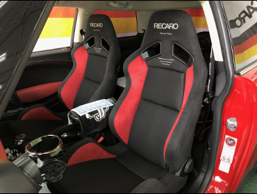 BMW�@�~�j�i2011�N�j�@�Ɂ@RECARO�i���J���j�@SR-7�@����@�A�h�o���X�G�f�B�V����2019�@RED�@�~���E�@����