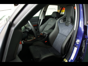 BMW�@E90�@�Ɂ@RECARO�i���J���j�@�X�|�[�c�X�^�[CL100H�@����