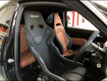 �A�o���g595�@�R���y�e�B�V�B�I�[�l�i2018�N�j�@�Ɂ@RECARO�i���J���j�@RS-G GK�@BK/BK�@����