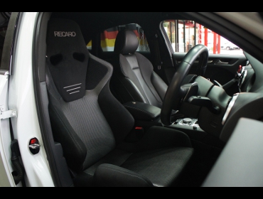 �A�E�f�B�@S3�@8VCJXL�i2015�N�j�@�Ɂ@RECARO�i���J���j�@SR-6�@GK100S�@BK/SIL�@�V�[�g�q�[�^�[�t���@����