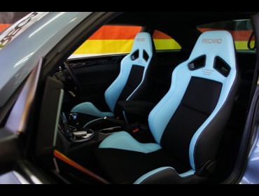 VW�@�U�E�r�[�g���i2018�N�j�@�Ɂ@RECARO�i���J���j�@SR-7�@Lassic�@���F�@�~���E�@����