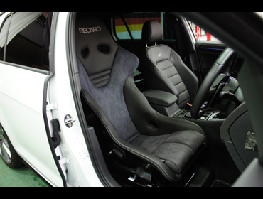 �t�H���N�X���[�Q���@�S���tR�@AUCJXF�i2018�N�j�@�Ɂ@RECARO�i���J���j�@RS-G�@CL�@����