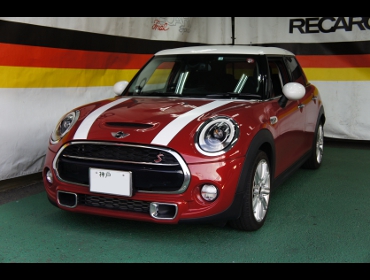 BMW�@�~�j�N�[�p�[S�@F55�i2016�N�j�@�Ɂ@RECARO�i���J���j�@SR-7F�@GK100�@BK/RED�@�A�[�����X�g�t���@����