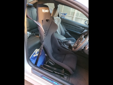 BMW�@M2�@CBA-2U30�@F87�@�Ɂ@RECARO�i���J���j�@RS-GE�@����