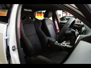 AUDI�@A3�@8V�@�Ɂ@RECARO�i���J���j�@SR-7�@KK100�@BK�@�V�[�g�q�[�^�[�t���@����