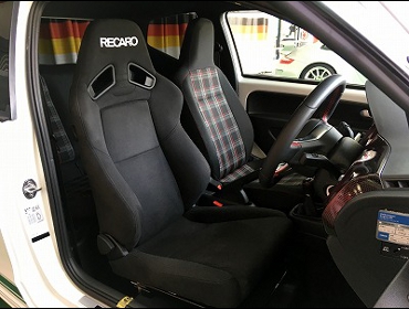 VW�@UP�@GTi�i2019�N�j�@�Ɂ@RECARO�i���J���j�@SR-7�@KK100�@BK�@����