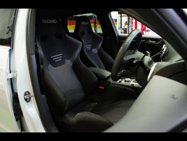 AUDI�@S3�@8VDJHF�i2019�N4���j�@�Ɂ@RECARO�i���J���j�@SR-6�@�~���E�@����