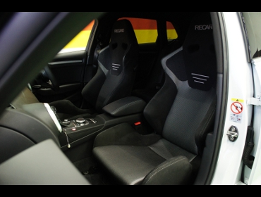 AUDI�@S3�@8VDJHF�i2019�N4���j�@�Ɂ@RECARO�i���J���j�@SR-6�@�~���E�@����