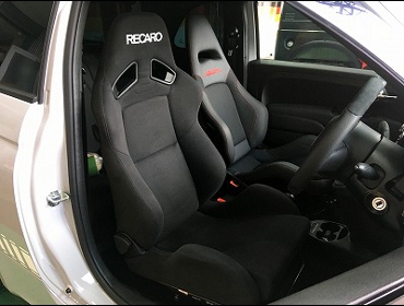 ABARTH�@595�i2020�N�j�@�Ɂ@RECARO�i���J���j�@SR-7�@KK100�@BK�@�V�[�g�q�[�^�[�t���@����