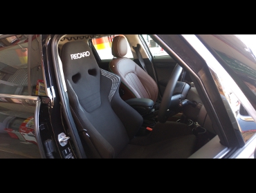 BMW�@MINI�@5dr�@F55�i2019�N�j�@�Ɂ@RECARO�i���J���j�@SR-6�@KK100S�@BK�@����
