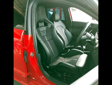 AUDI�@S1�@8X�i2015�N�j�@�Ɂ@RECARO�i���J���j�@�X�|�[�c�X�^�[CL210H�@BK�@����