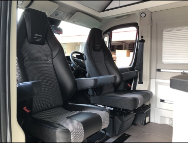 �t�B�A�b�g�@�f���J�g�i2019�N�j�@�Ɂ@RECARO�i���J���j�@LX-F�@WL110H�@BK�@����/���A�[�����X�g�@�L���v�e���V�[�g�i��]�@�\�͂��̂܂܁j�@�~���E�@����