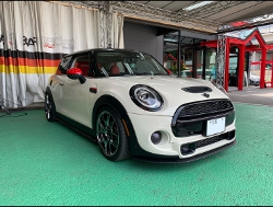 BMW�@�~�j�N�[�p�[SD�@F56�i2018�N�j�@�Ɂ@RECARO�i���J���j�@SR-7�@GU100�@RED�@����