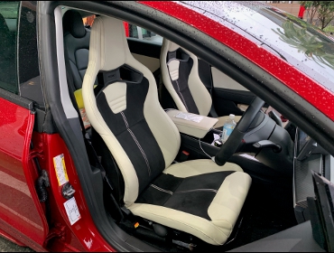 TESLA�i�e�X���j�@Model3�@�Ɂ@RECARO�i���J���j�@�N���X�X�|�[�c�X�^�[CL210H�@�A�C�{���[�@�~���E�@����