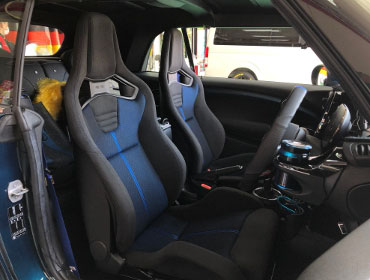 BMW�@MINI�@�N�[�p�[S�@F57�i2020�N�j�@�Ɂ@RECARO�i���J���j�@�X�|�[�c�X�^�[�@GK210H�@���@�N���X�X�|�[�c�X�^�[�@GK100H�@����